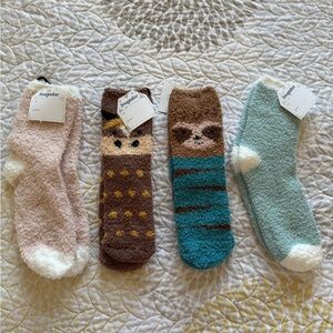 Sugadoo 4 Soft, Cozy Pink, Green & Animal Socks Set. Excellent buy!